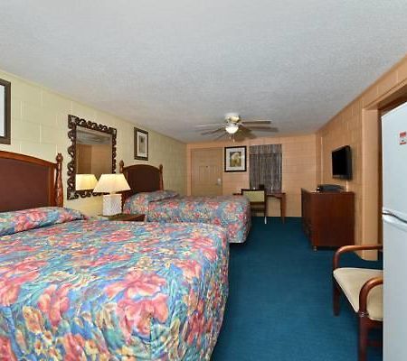 Savannah Inn And Suites Savannah Port Area الغرفة الصورة