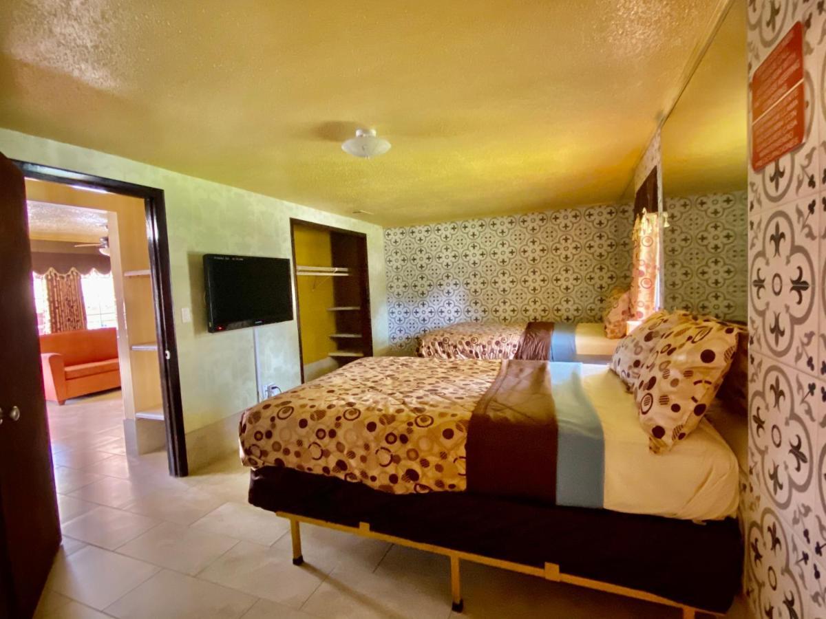 Savannah Inn And Suites Savannah Port Area المظهر الخارجي الصورة