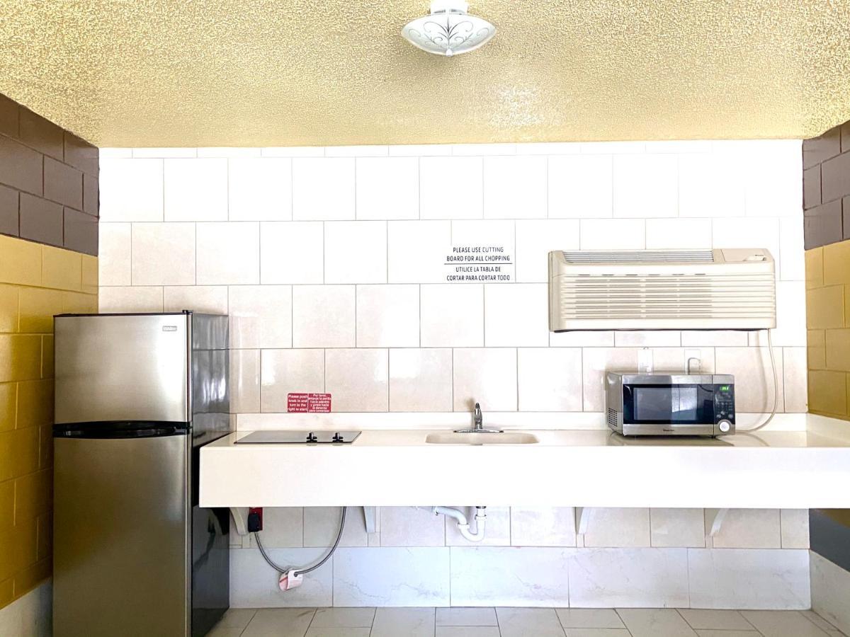 Savannah Inn And Suites Savannah Port Area المظهر الخارجي الصورة