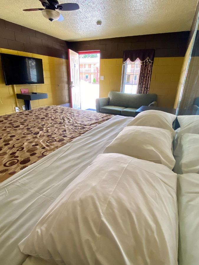 Savannah Inn And Suites Savannah Port Area المظهر الخارجي الصورة