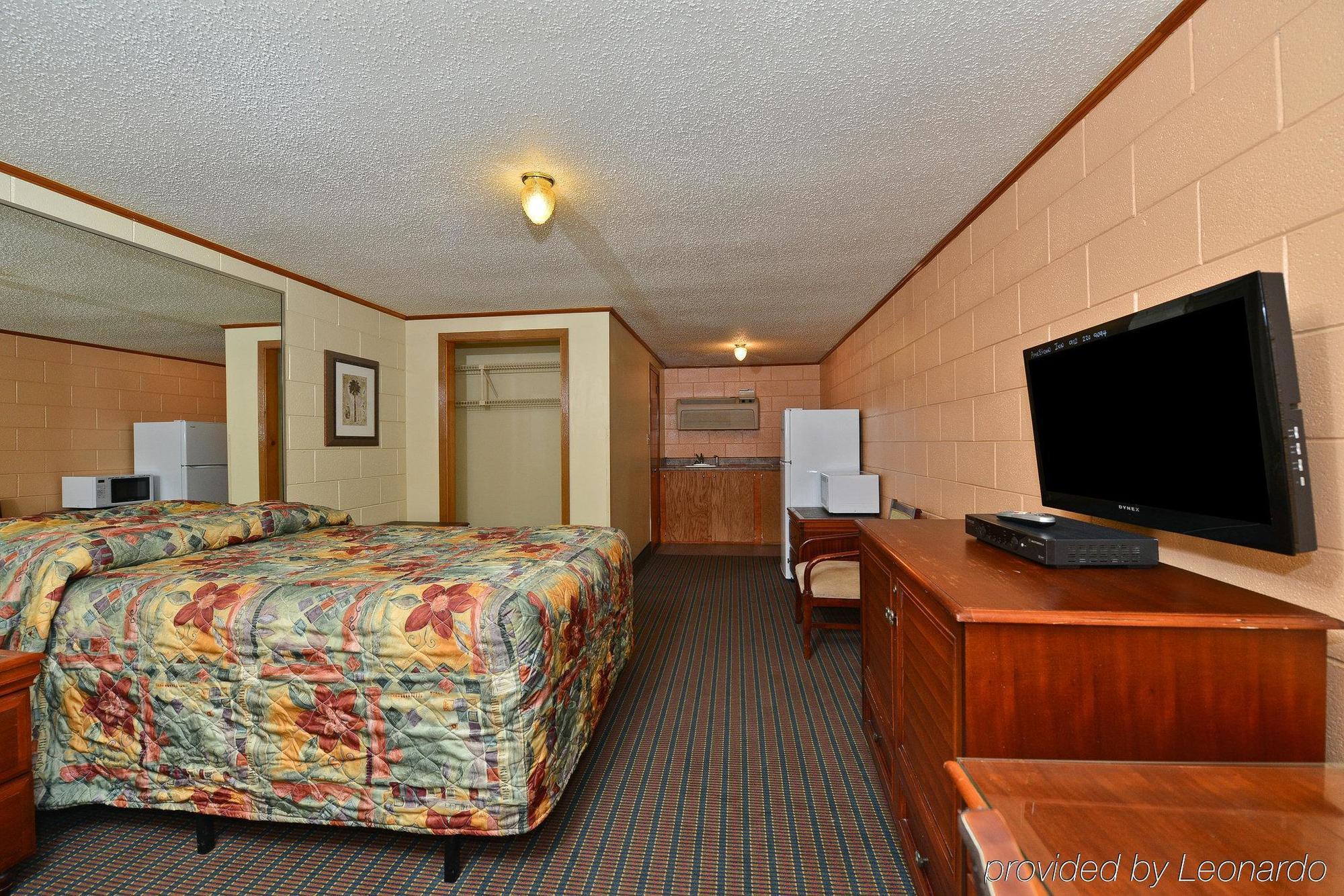 Savannah Inn And Suites Savannah Port Area المظهر الخارجي الصورة