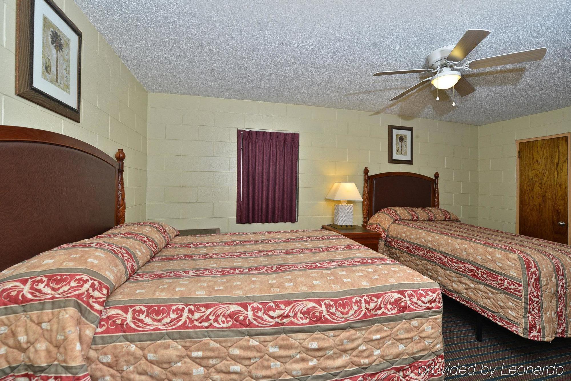 Savannah Inn And Suites Savannah Port Area المظهر الخارجي الصورة