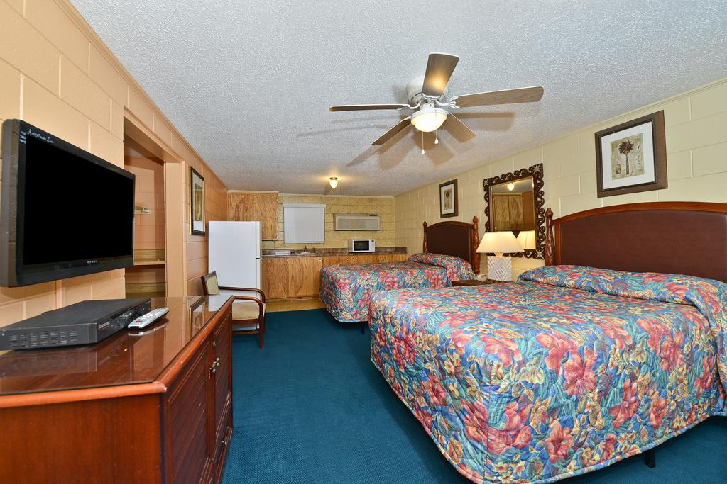 Savannah Inn And Suites Savannah Port Area الغرفة الصورة