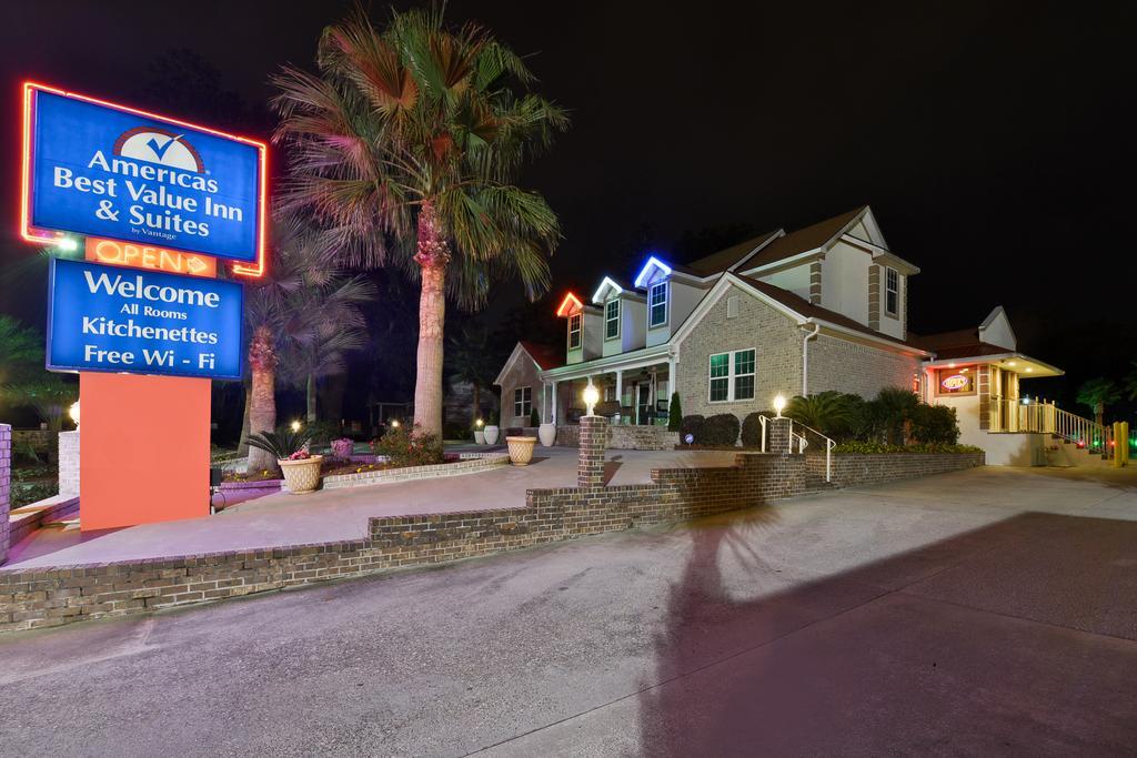 Savannah Inn And Suites Savannah Port Area المظهر الخارجي الصورة