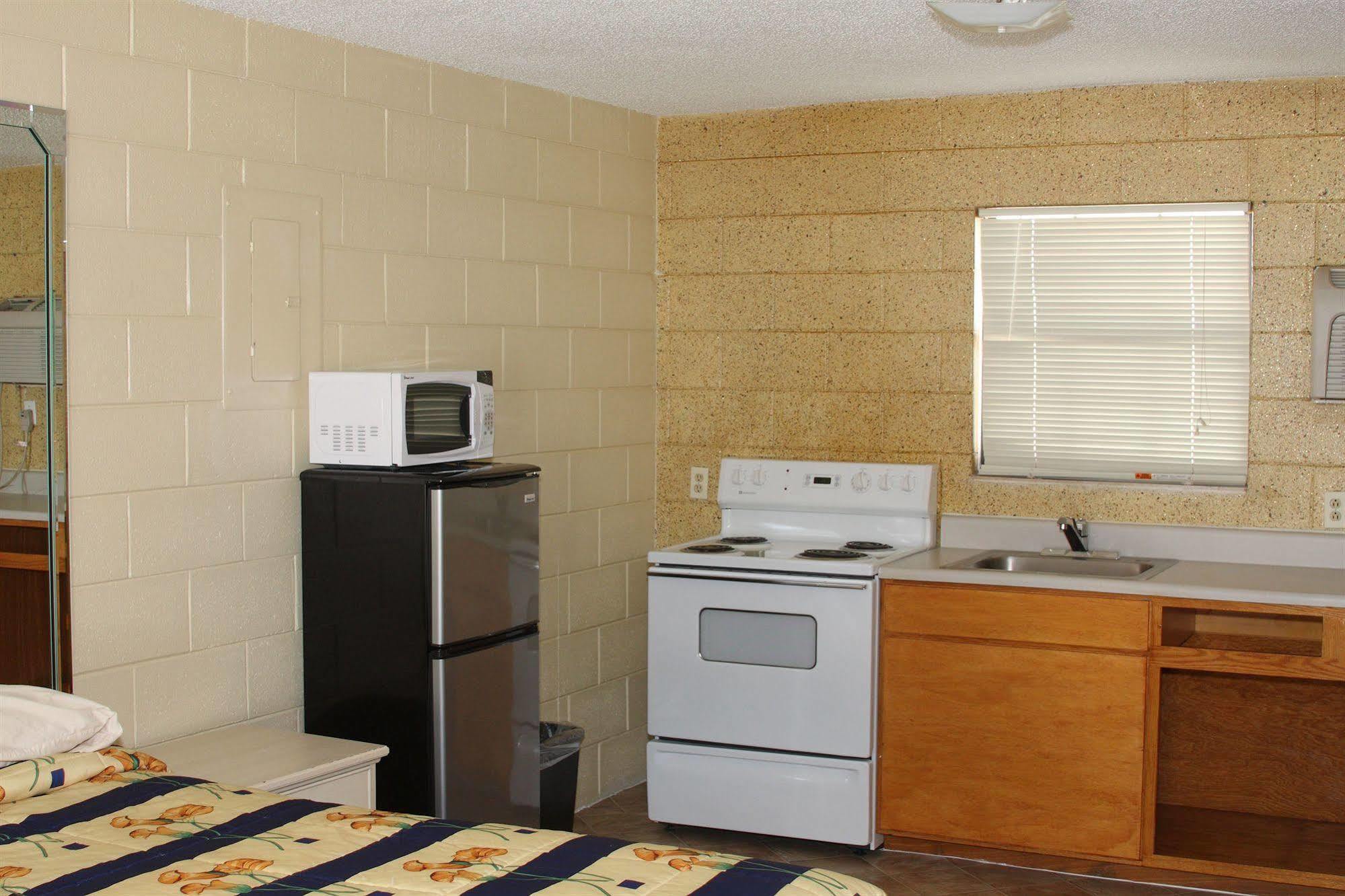 Savannah Inn And Suites Savannah Port Area المظهر الخارجي الصورة